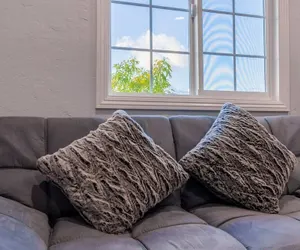 Photo 4 - Stunning LA Luxury Retreat Ideal for Work or Play