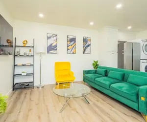 Photo 2 - Modern Family Getaway With Spacious Living Areas