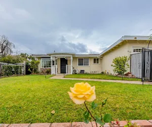 Photo 3 - Modern Luxury in San Gabriel Valley Retreat
