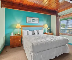 Photo 2 - Oceanfront Inn II