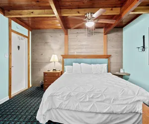 Photo 3 - Oceanfront Inn II