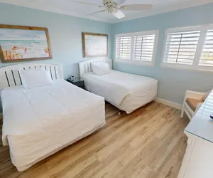 Photo 4 - Beach House 404c 2 Bedroom Condo by RedAwning