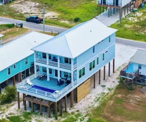 Photo 2 - Beachview Villa Room for 22!