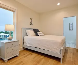 Photo 5 - Beachview Villa Room for 22!