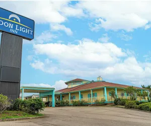 Photo 2 - Moonlight Inn Hotel O Hattiesburg, MS