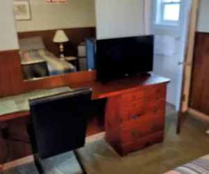 Photo 4 - Jeannies Dream Motel