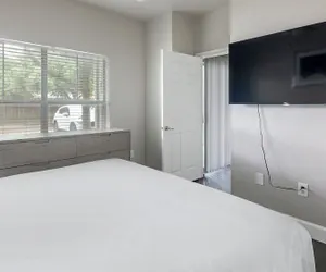 Photo 5 - Residences At River Park West By Barsala