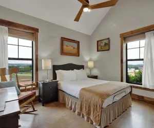 Photo 4 - West End Luxury Retreat With Resort Style Pool and Hot Tub!