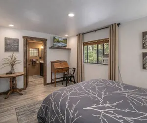 Photo 4 - Alpine Getaway 2 Bedroom Home by RedAwning