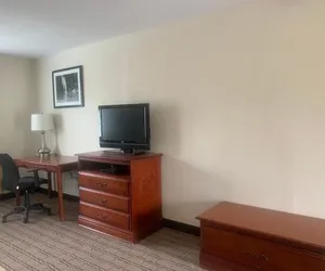 Photo 5 - River Valley Inn