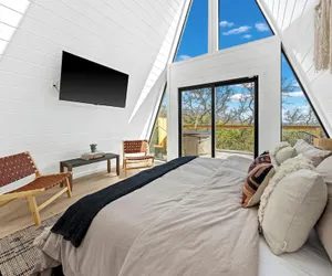 Photo 4 - ARES Treehouse Fredericksburg