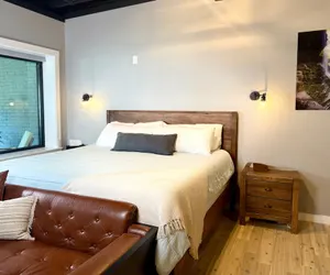 Photo 4 - The Benjamin Hotel
