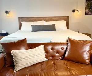 Photo 5 - The Benjamin Hotel