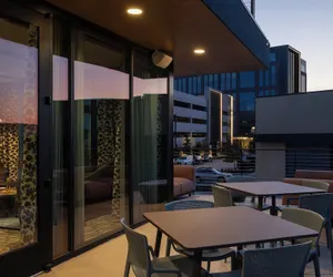 Photo 2 - Denizen Hotel