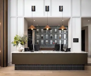 Photo 5 - Denizen Hotel