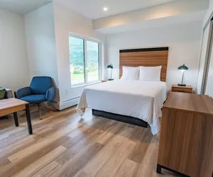 Photo 4 - Chugach Naswik Suites