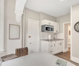 Photo 4 - Trolley Teacup Charming Cozy Studio 1 Bedroom Apts by RedAwning