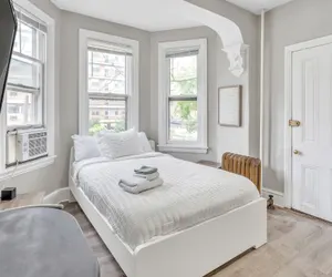 Photo 5 - Trolley Teacup Charming Cozy Studio 1 Bedroom Apts by RedAwning