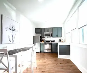 Photo 5 - The Loft At Gilpin Placeking Bedtrolley Square! 1 Bedroom Apts by RedAwning