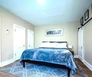 Photo 3 - The Loft At Gilpin Placeking Bedtrolley Square! 1 Bedroom Apts by RedAwning