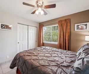 Photo 5 - Lakeside Retreat With Private Boat Ramp 3 Bedroom Home by RedAwning