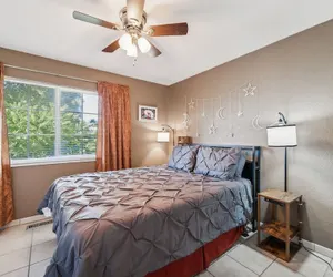 Photo 4 - Lakeside Retreat With Private Boat Ramp 3 Bedroom Home by RedAwning