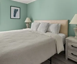 Photo 3 - Bridges Circle 2 Bedroom Condo by RedAwning