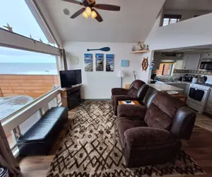 Photo 2 - Ocean Front Cabin 14 w Jacuzzi Gorgeous Views