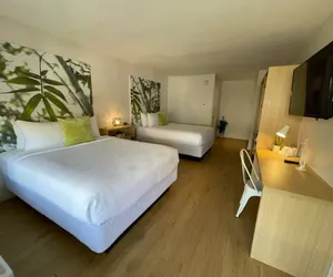 Photo 4 - Newly Renovated Room in Cozy Hotel Near Disney