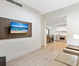 Photo 4 - Amazing NEW Condo IN Hollywood Access DIR Beach