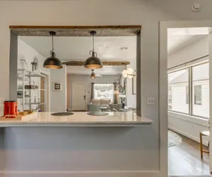 Photo 3 - 2BR Stylish Retreat in Midtown