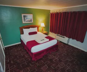 Photo 5 - Falls View Inn