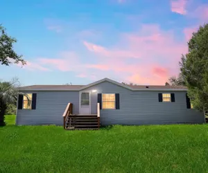 Photo 2 - Relaxing 4br Hideaway In Groveland 4 Bedroom Cottage by RedAwning
