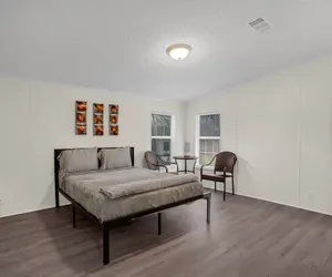 Photo 4 - Relaxing 4br Hideaway In Groveland 4 Bedroom Cottage by RedAwning
