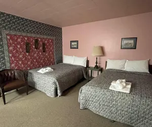 Photo 5 - Superior Victorian Inn