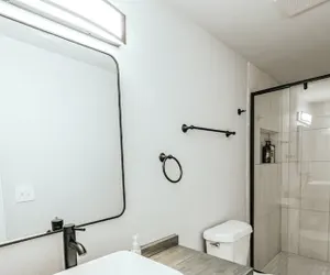 Photo 4 - Spacious Cozy 6BR for 14- Lgbtq Friendly 2260