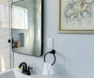 Photo 3 - Vintage Gem in Prime Location Cozy 1BR Oasis