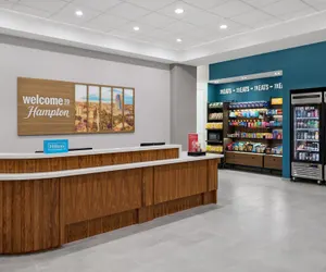 Photo 4 - Hampton Inn by Hilton Lincoln Downtown