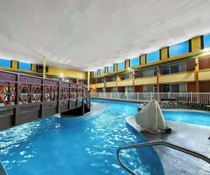 Photo 2 - Suburban Studios, Kearney