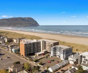 Photo 2 - The Sand & Sea Condos - Oceanfront