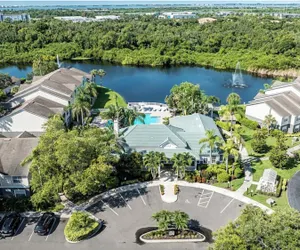 Photo 2 - Bradenton Apartments by Landing