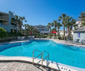 Photo 2 - Seaside Haven Stylish Condo 3 Pools New Rental
