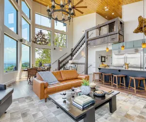 Photo 5 - Skyline Sanctuary Indoor Pool, Game Room, Firepit, Mountain Views, Luxe Design