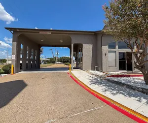 Photo 2 - Studio 6 Suites – Mesquite, TX – Gross Rd.