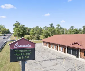 Photo 2 - Commander Motel