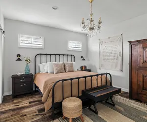 Photo 3 - Kingsby Cottage - 1BR & Mountain Views