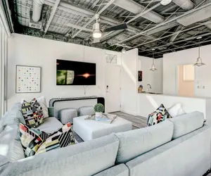 Photo 4 - 6BR Near OU Campus I Great for Big Groups 1010