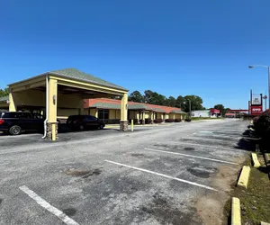 Photo 2 - OYO Hotel Phenix City