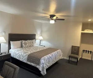 Photo 3 - Lee Vining Motel