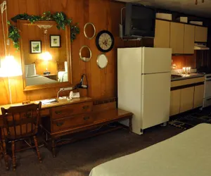 Photo 5 - Fairway Overnight & Extended Stay